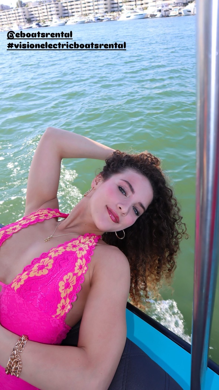 Sofie Dossi