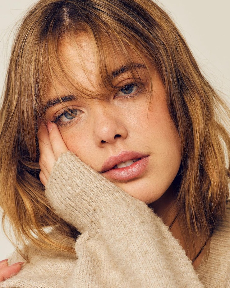 Ali Hutton Ali Hutton