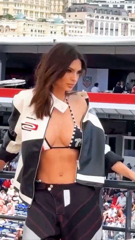Emily Ratajkowski