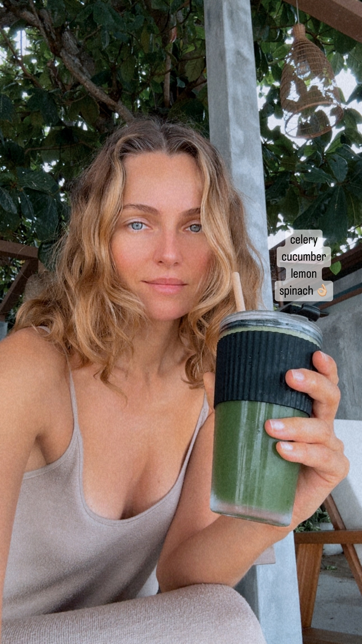 Valentina Zelyaeva Valentina Zelyaeva