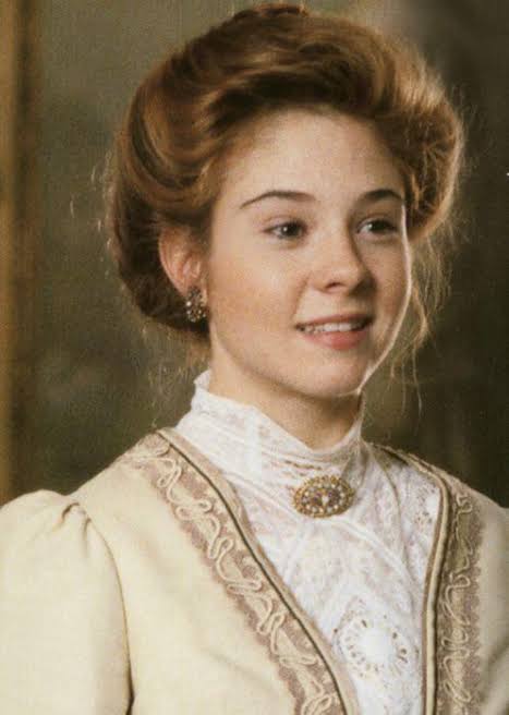 Anne Shirley (Megan Follows)