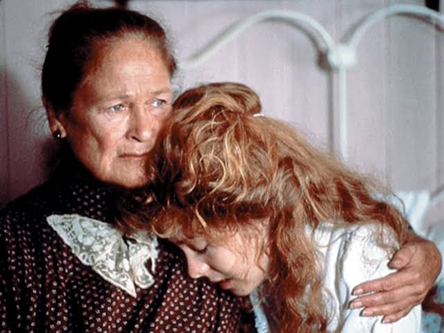 Anne Shirley (Megan Follows)