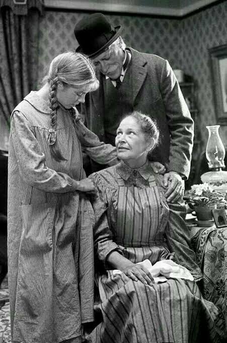 Anne Shirley (Megan Follows)