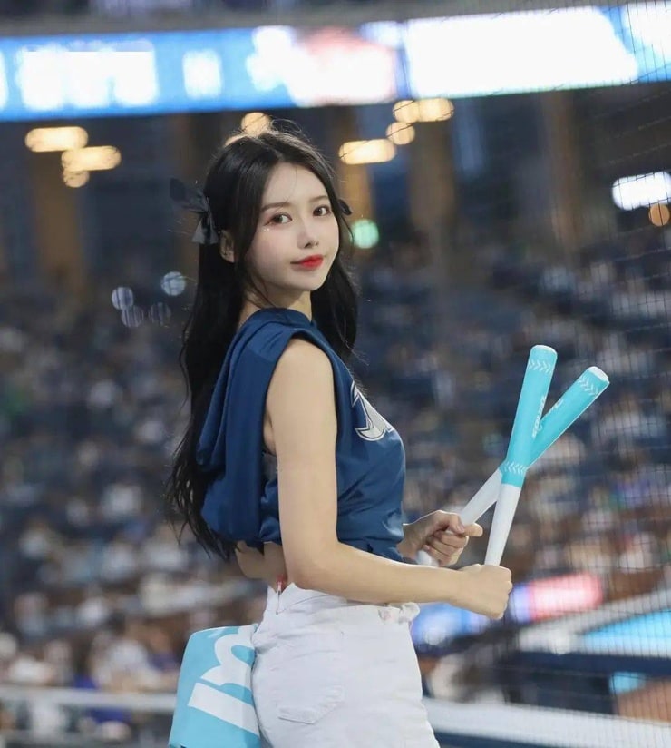 Lee Ayoung (이아영 / 李雅英)