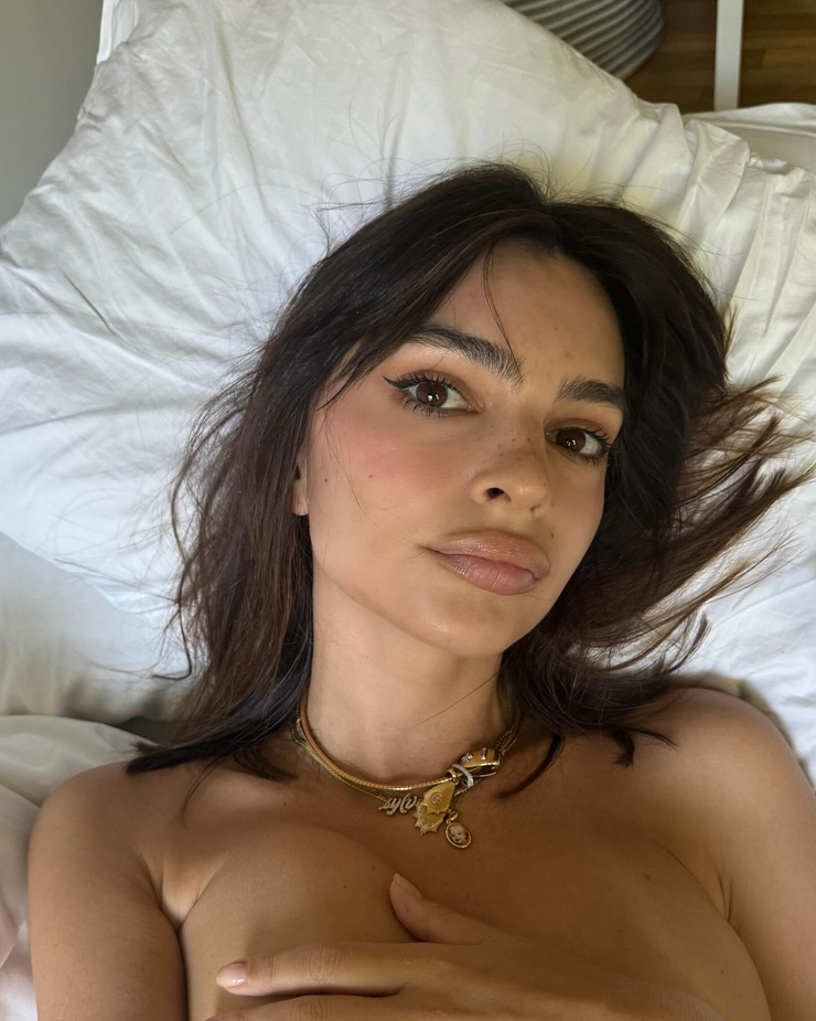 Emily Ratajkowski
