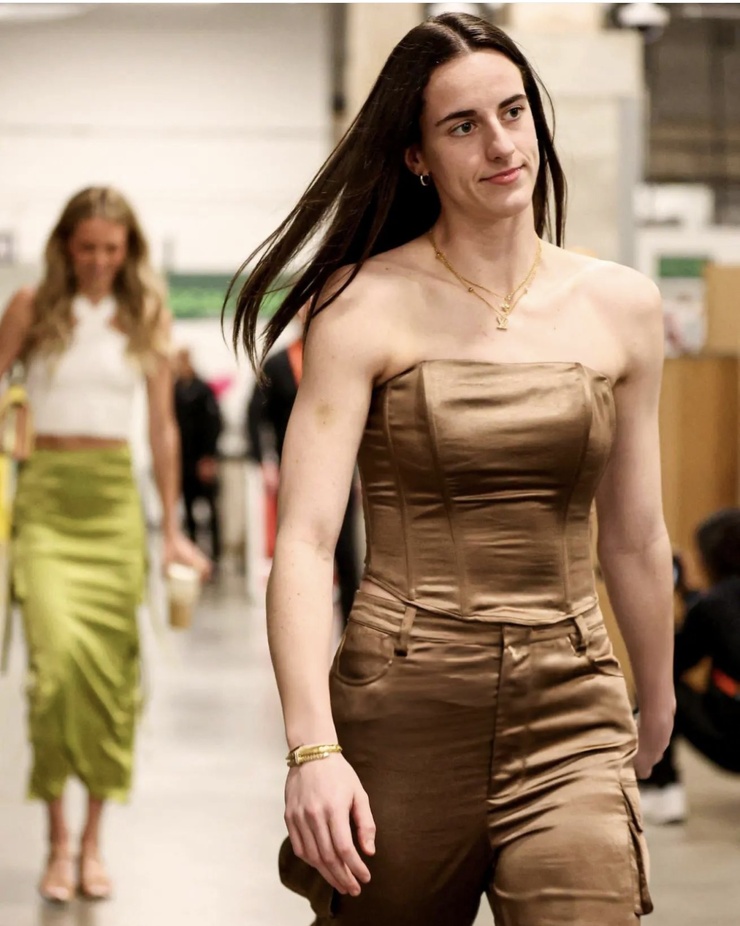 Caitlin Clark (ii)
