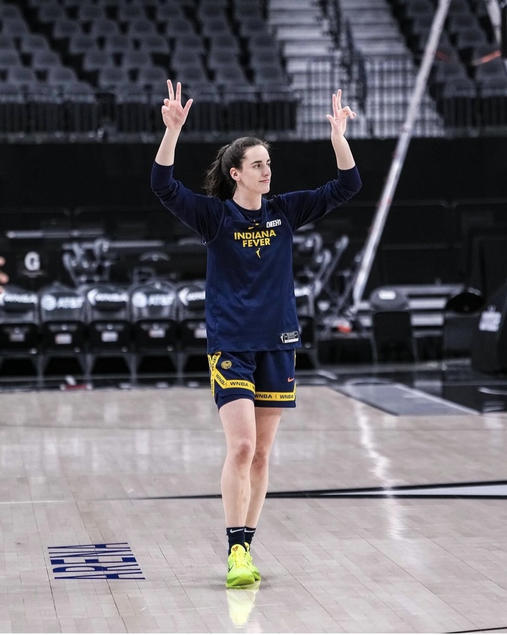 Caitlin Clark (ii)