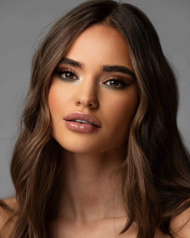 Laureena S.