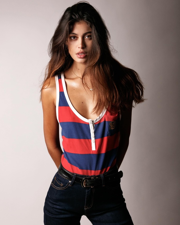 Thaina Pires Thaina Pires