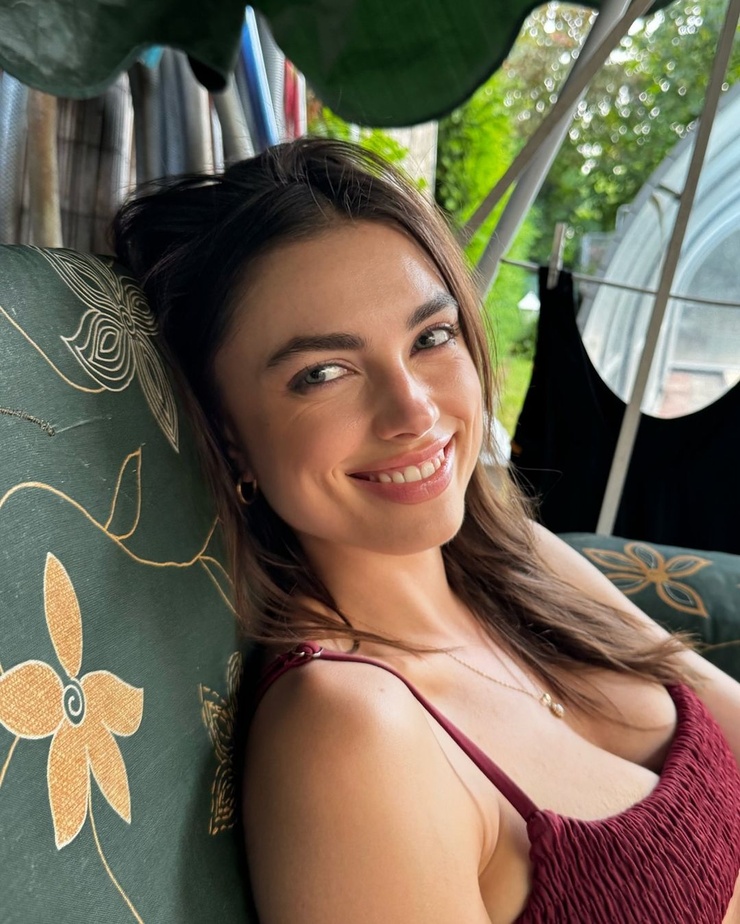Charleen Weiss Charleen Weiss