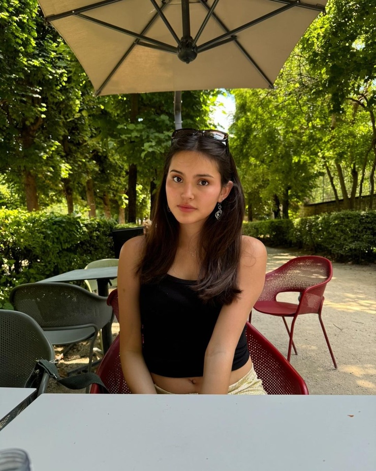 Isabel Deroy-Olson