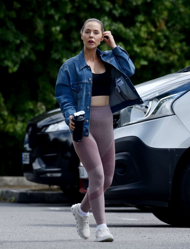 Stephanie Waring
