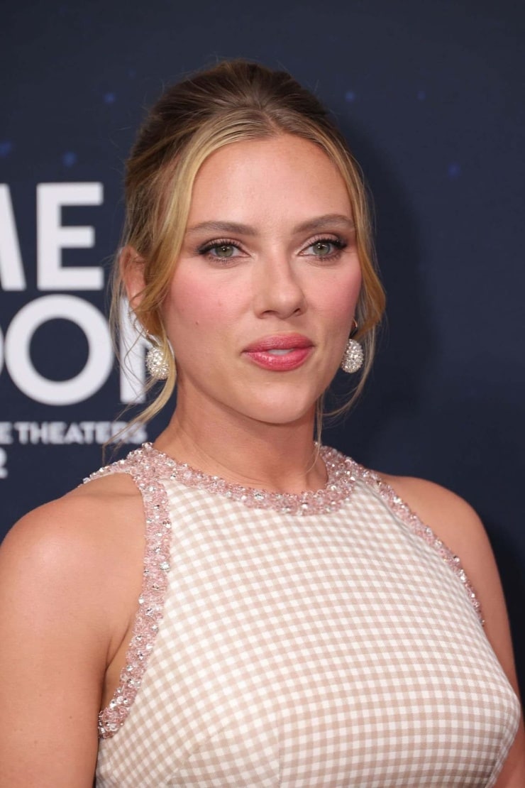 Scarlett Johansson Scarlett Johansson