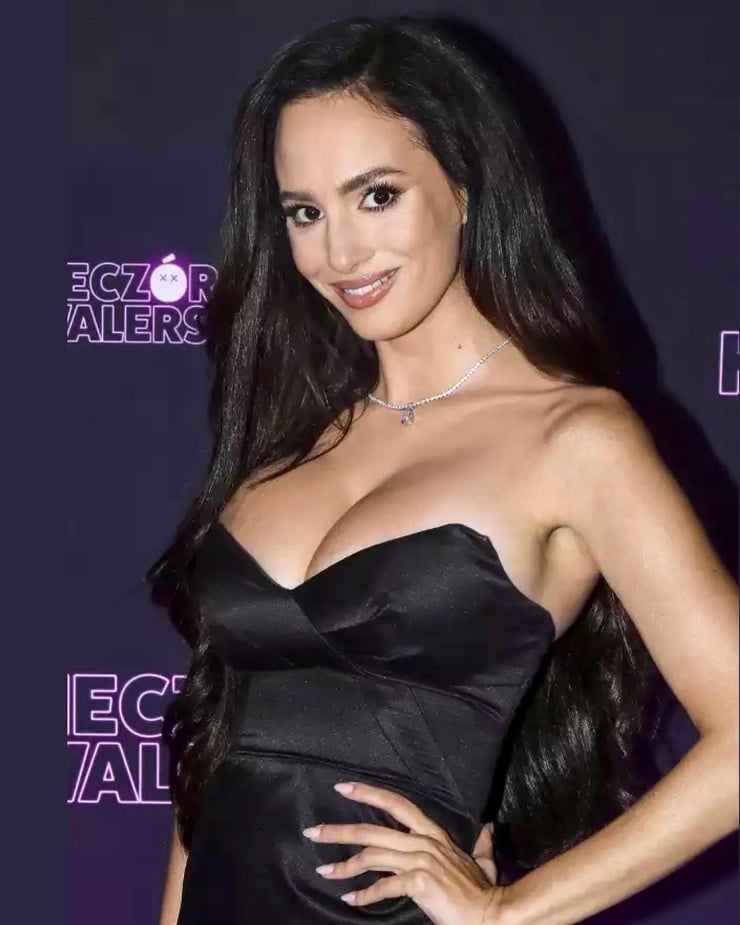 Magdalena Perlinska Magdalena Perlinska