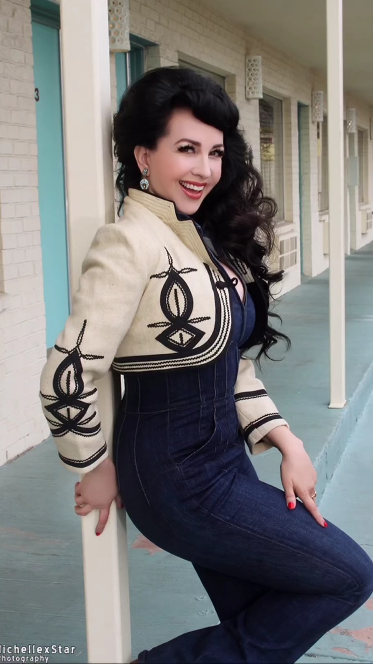 Grey DeLisle
