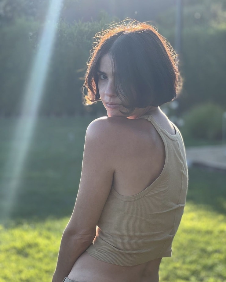 Shelley Hennig Shelley Hennig