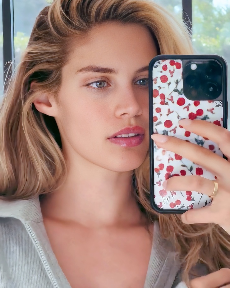 Sara Sampaio Sara Sampaio