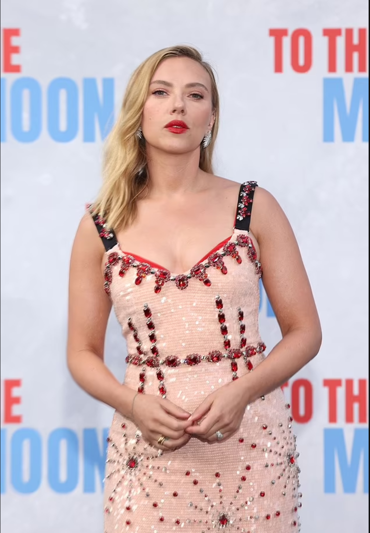 Scarlett Johansson Scarlett Johansson