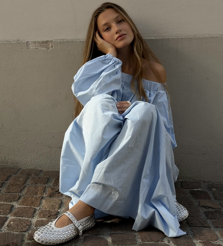 Zoë Pastelle Holthuizen