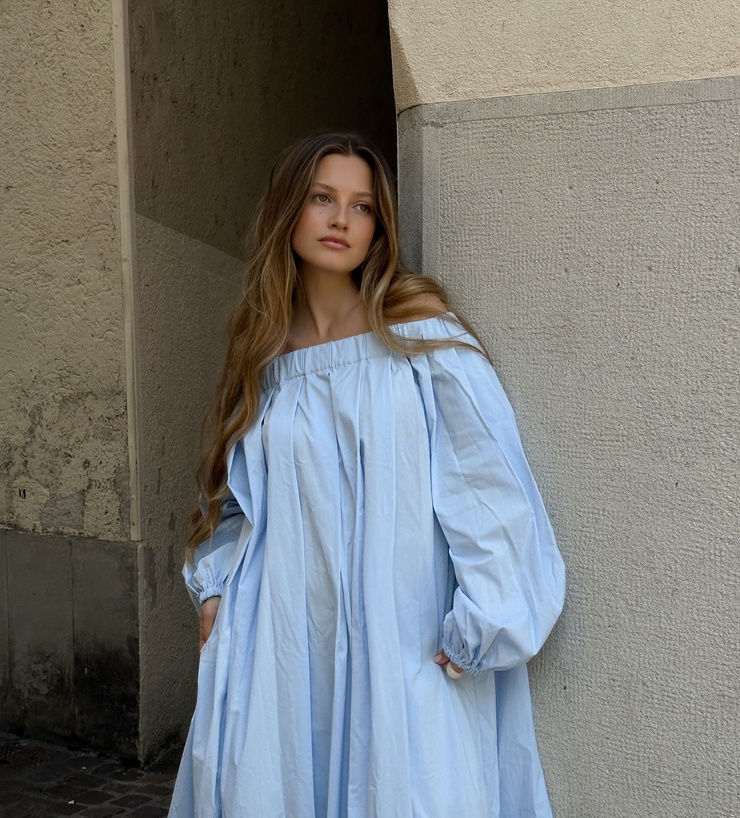 Zoë Pastelle Holthuizen