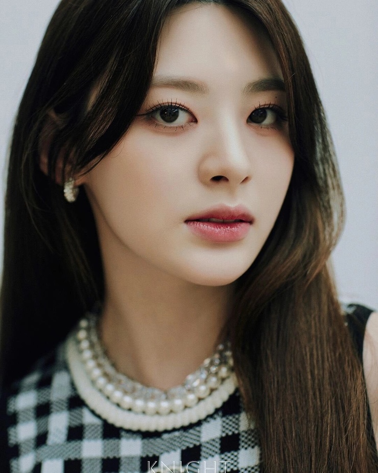 Yoon Seeun Yoon Seeun