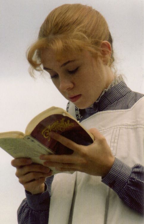 Anne Shirley (Megan Follows)