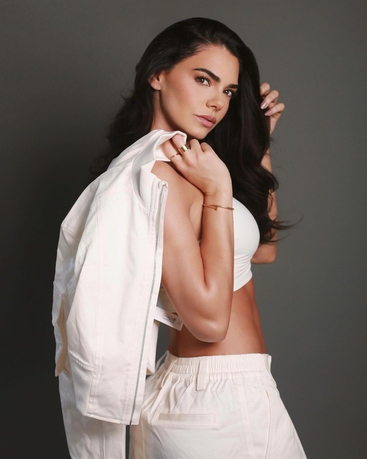 Livia Brito Livia Brito