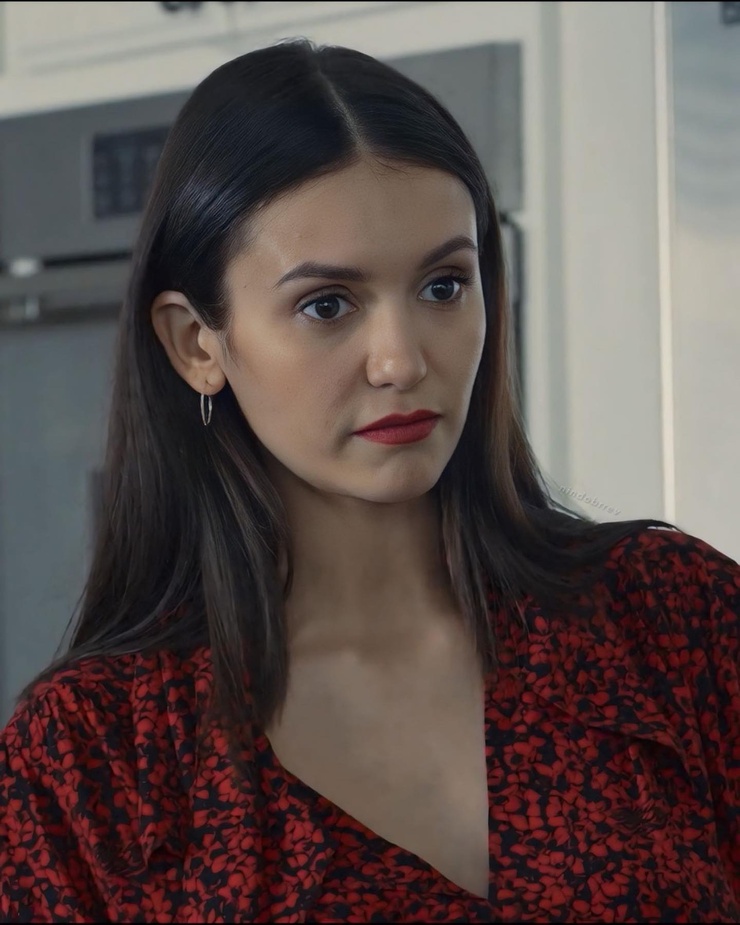 Nina Dobrev Nina Dobrev