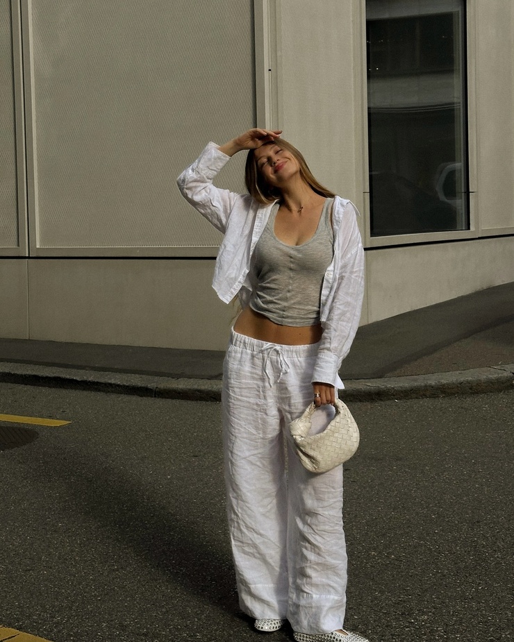 Zoë Pastelle Holthuizen