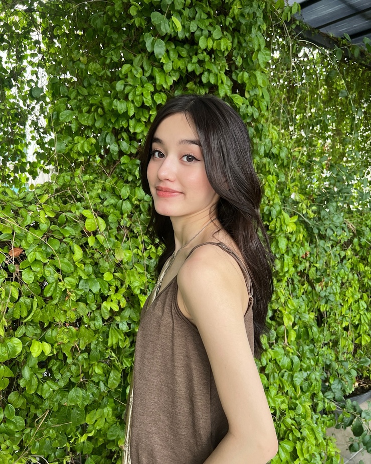 Moly Groves