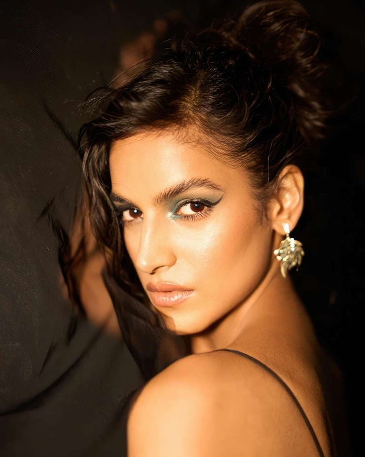 Chhavi Dhiman Chhavi Dhiman