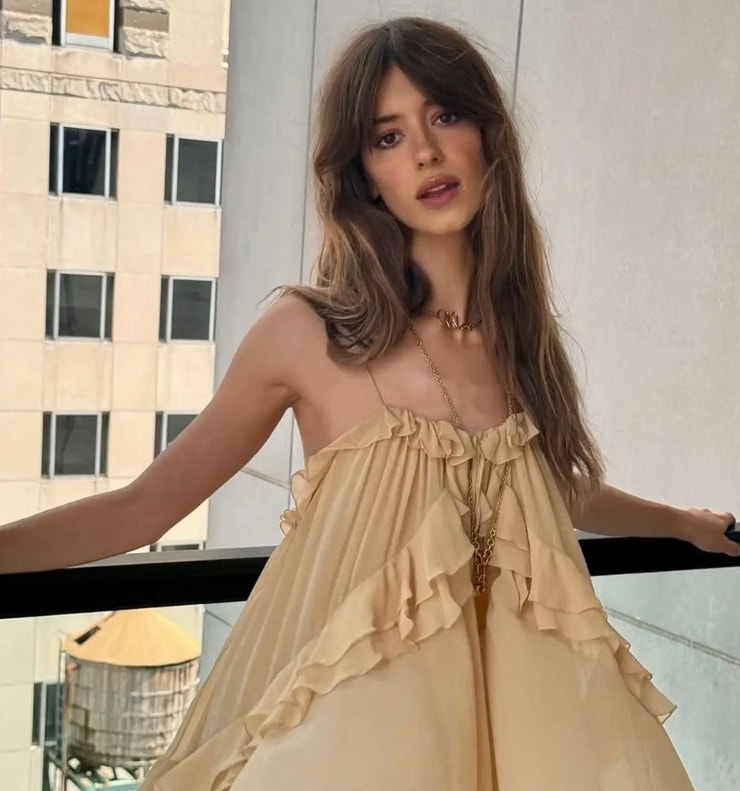 Daisy Edgar-Jones