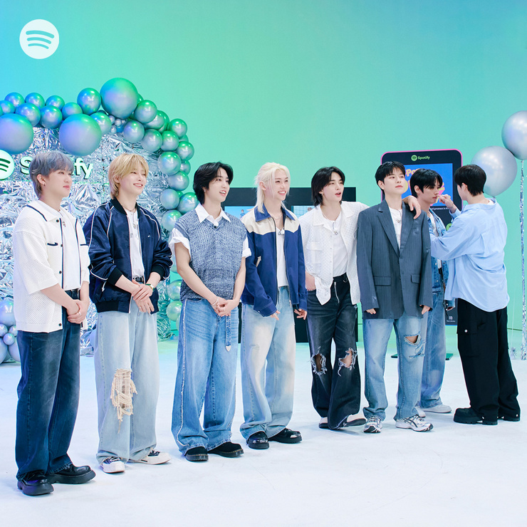 Stray Kids