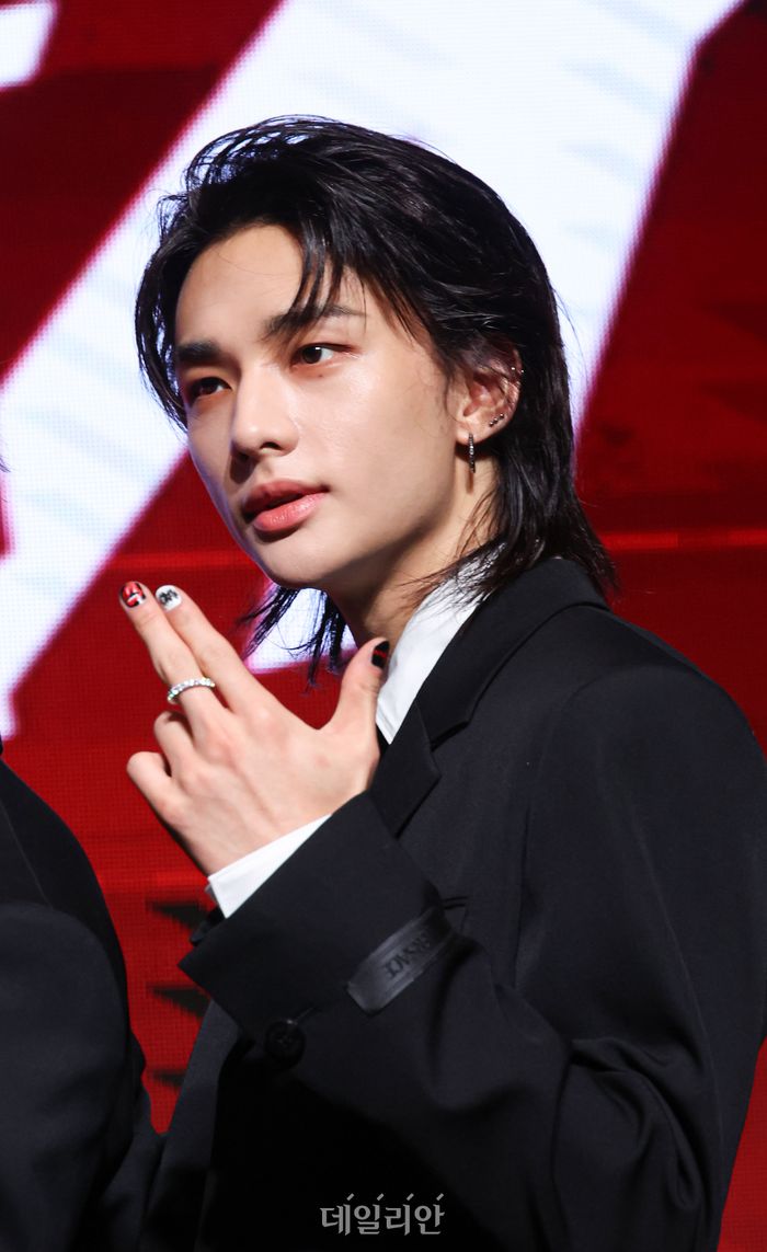 Hyun-Jin Hwang