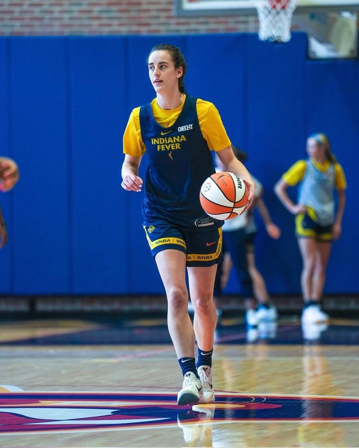 Caitlin Clark (ii)
