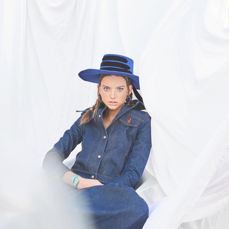 Olivia Wells model