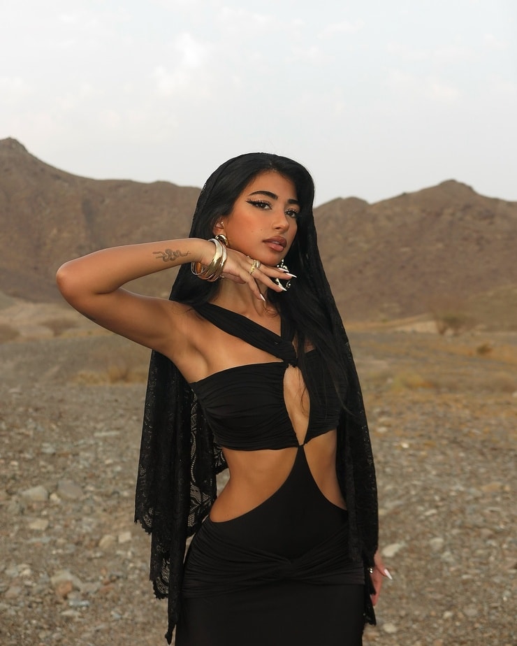 Iffat Marashi
