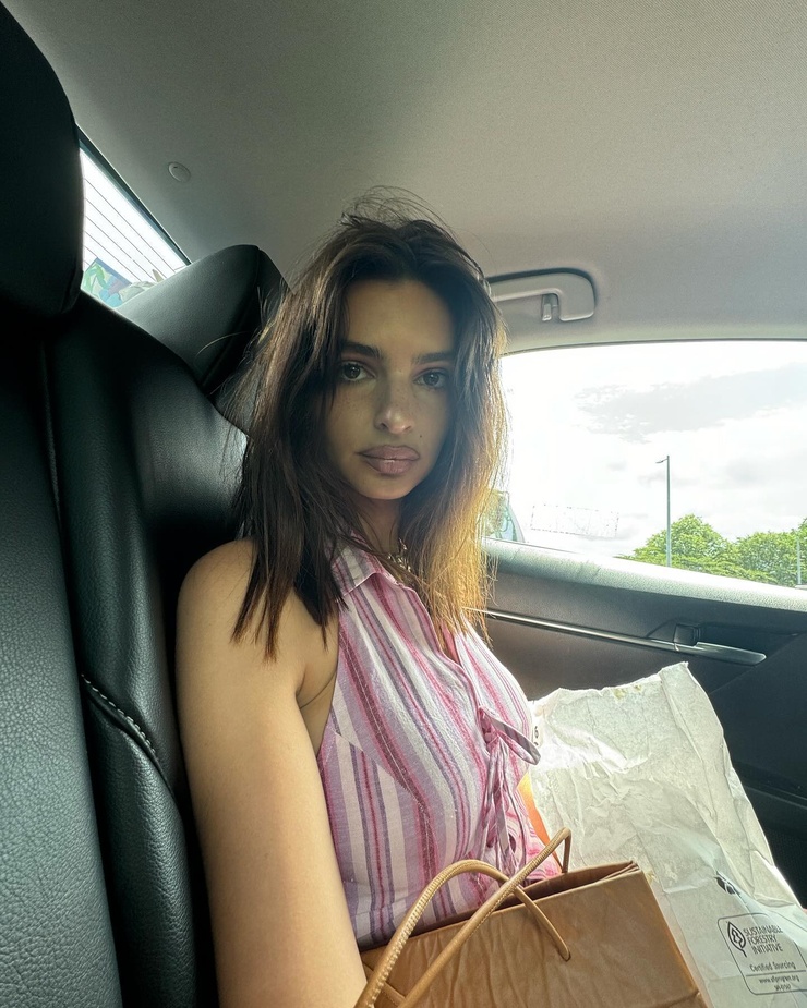 Emily Ratajkowski