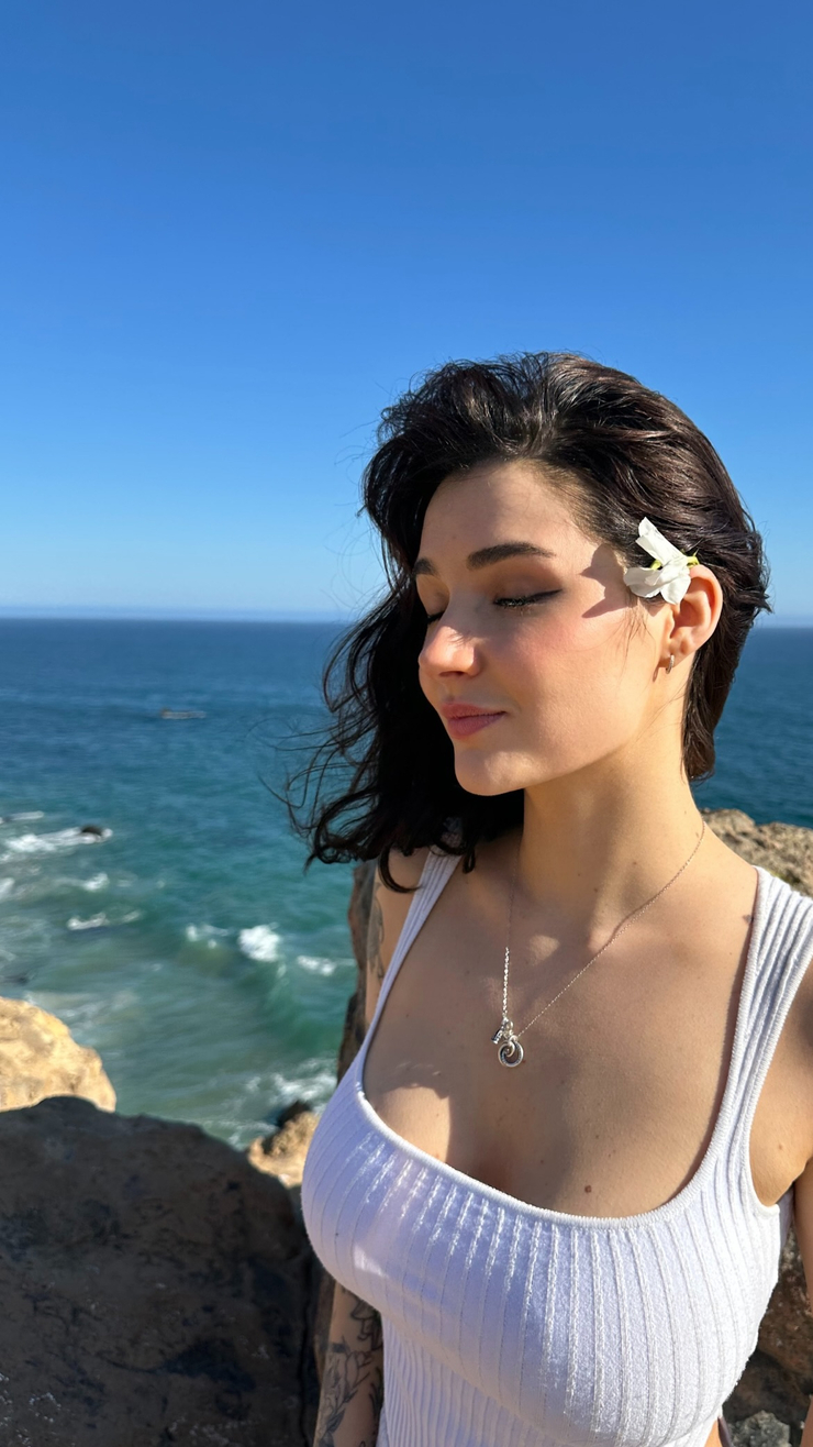 Mia Alves