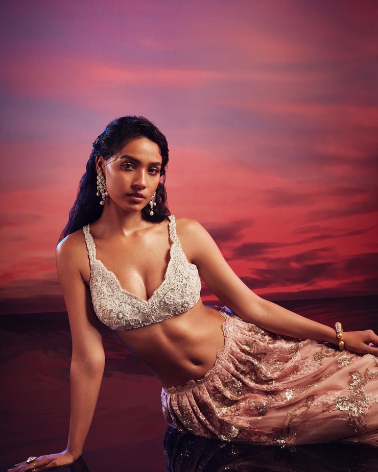Isha Dhillon