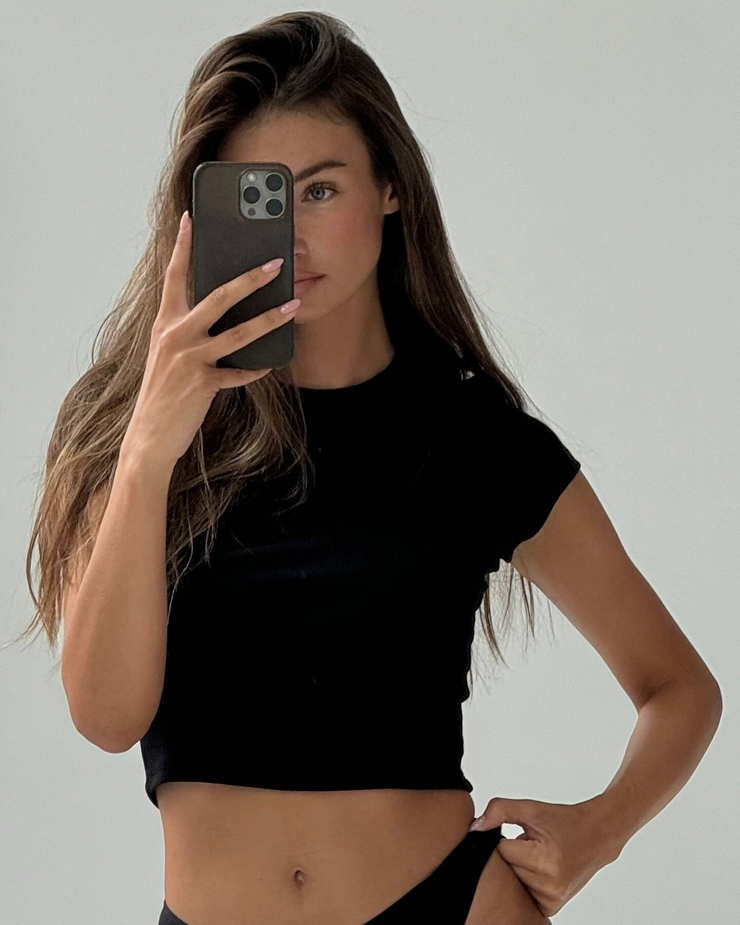 Lorena RAE