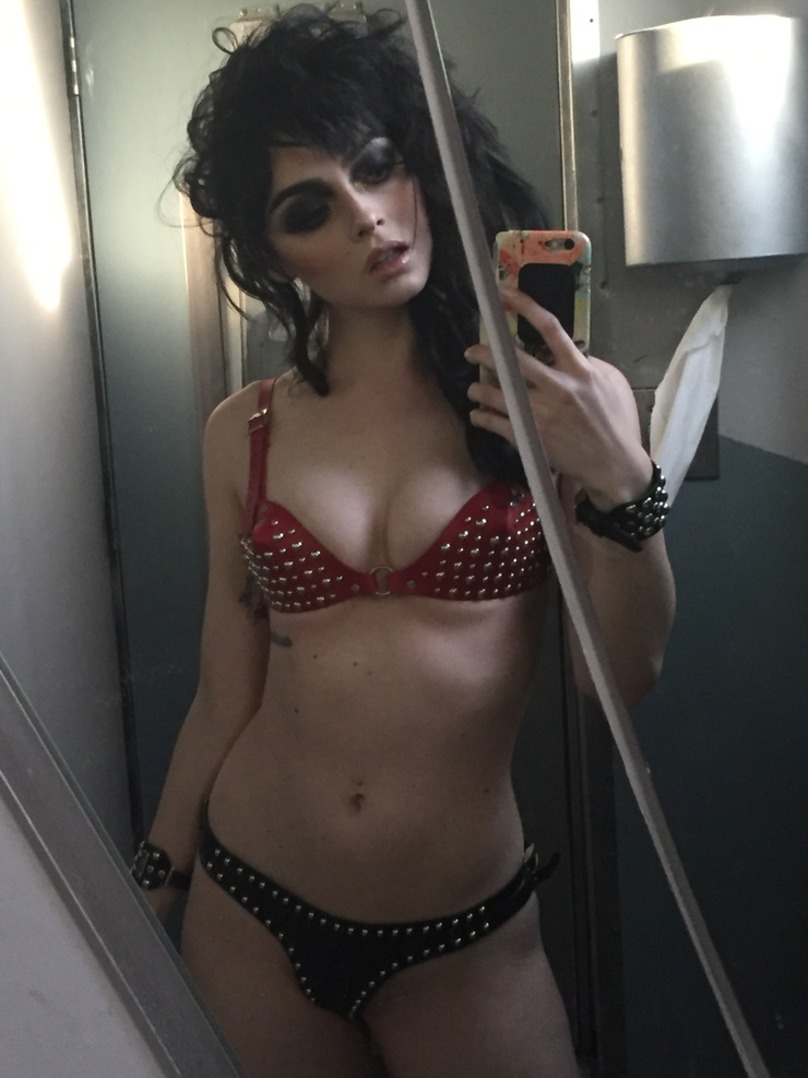 Picture of Alina Lee