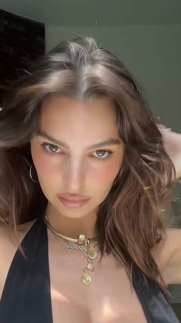 Emily Ratajkowski