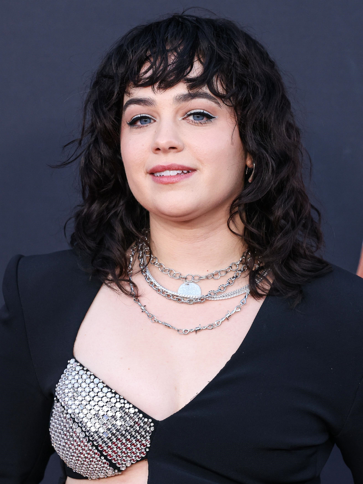 Mary Mouser Mary Mouser