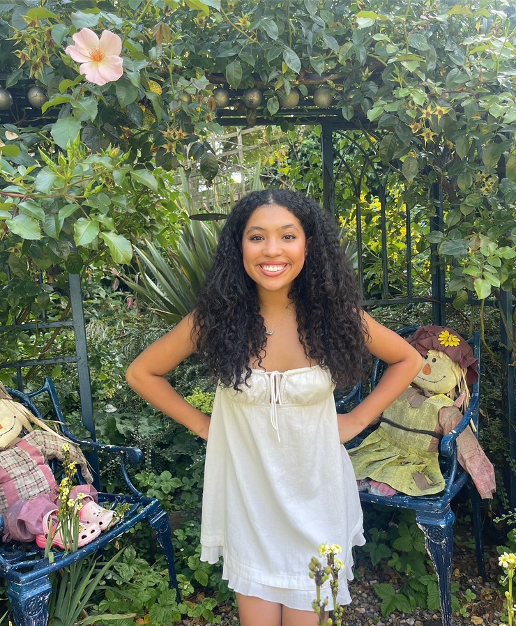 Anais Lee