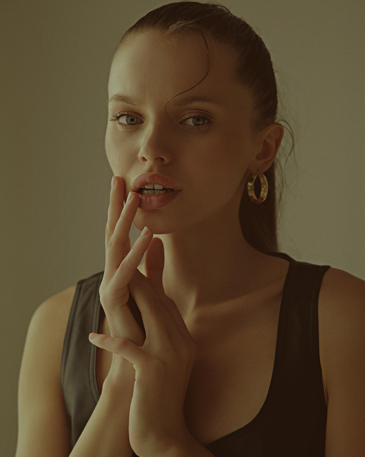 KSENIA OMELCHENKO