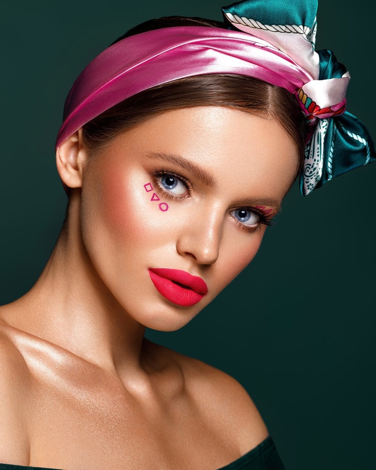 KSENIA OMELCHENKO