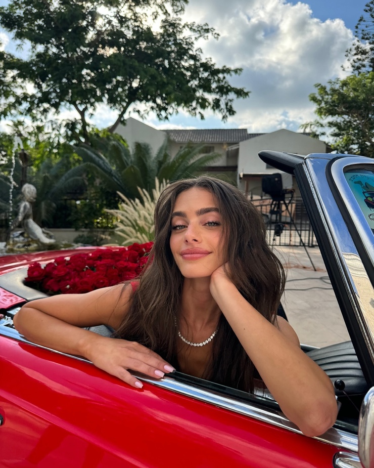 Yael Shelbia Yael Shelbia
