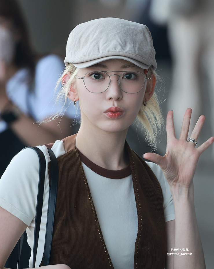 Sakura Miyawaki Sakura Miyawaki