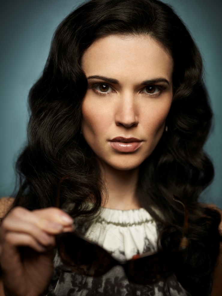 Laura Mennell Laura Mennell
